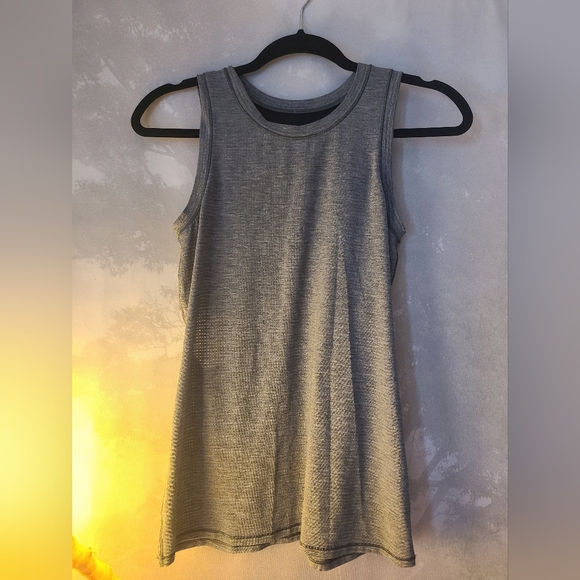 Lululemon Pushing limits Tank - Picture 2 of 3